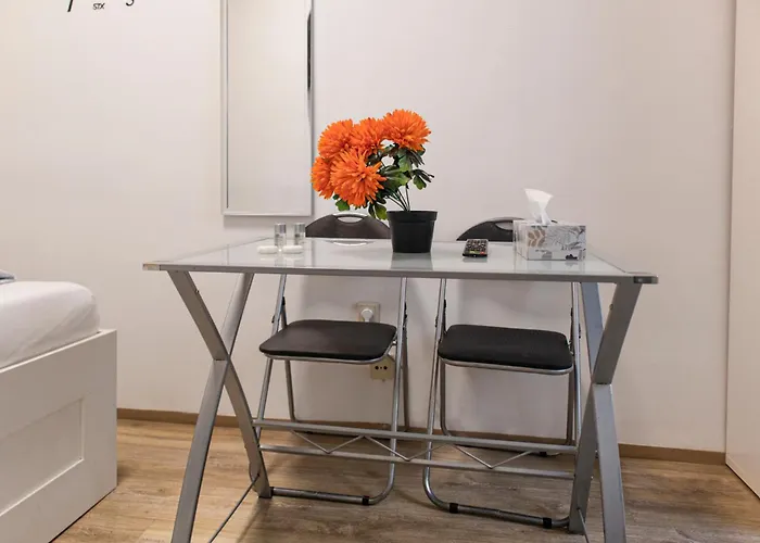 Budget Private Near Danube & Millennium Tower, Long Διαμέρισμα *