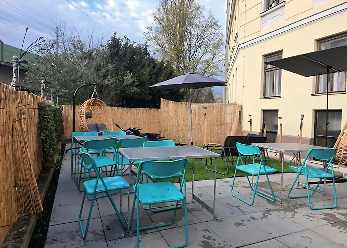 Budget Private Near Danube & Millennium Tower, Long Διαμέρισμα *