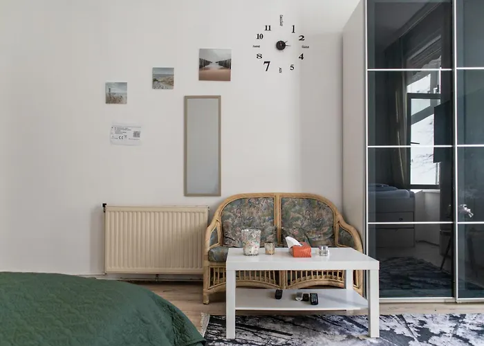 Budget Private Near Danube & Millennium Tower, Long *