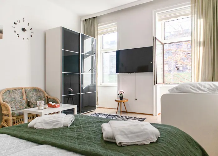 Διαμέρισμα Budget Private Near Danube & Millennium Tower, Long